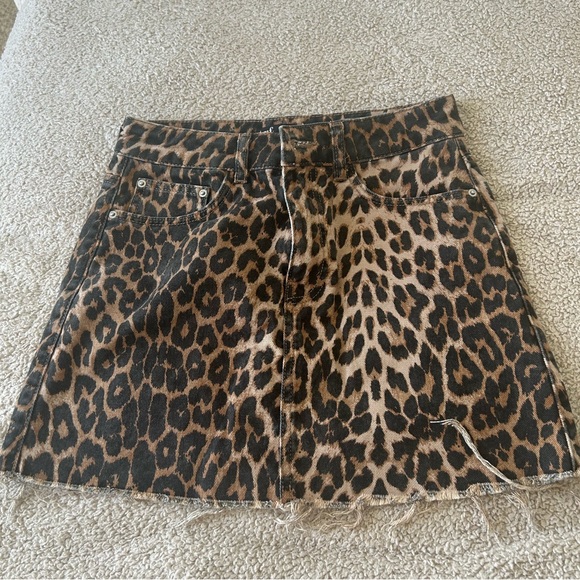 Zara Dresses & Skirts - Zara Leopard mini skirt
